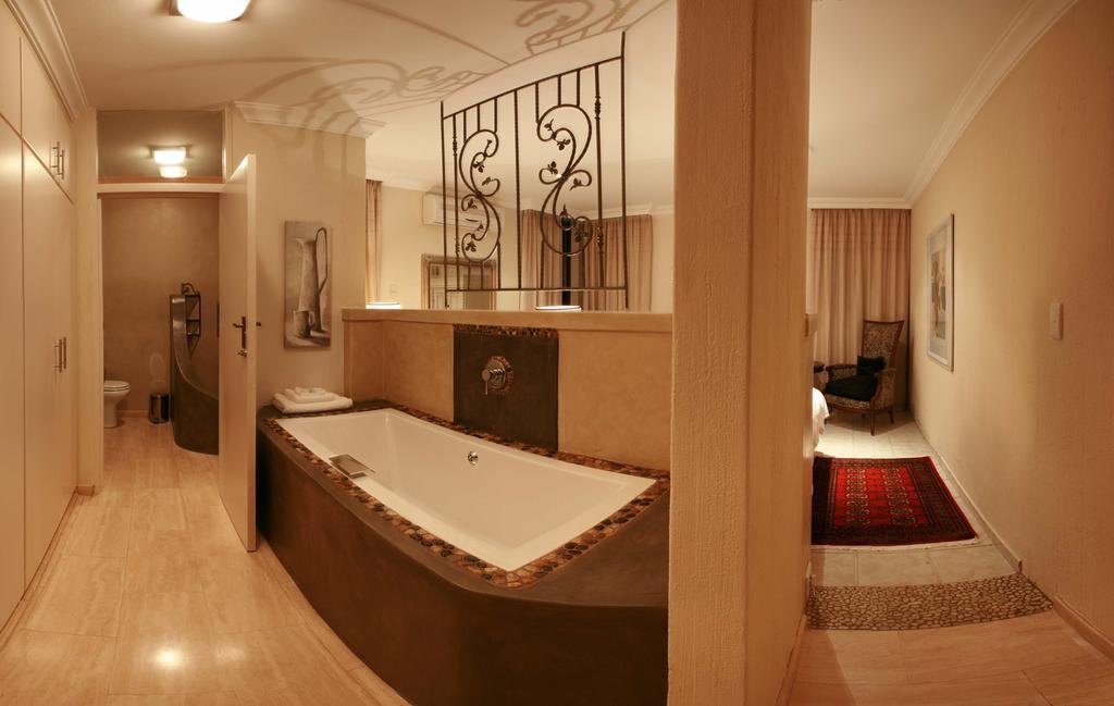 Lembali Lodge Luxury Guesthouse Дърбан Стая снимка