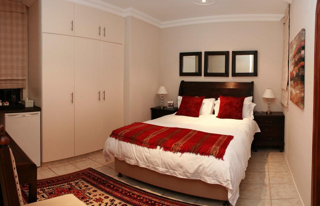 Lembali Lodge Luxury Guesthouse Дърбан Стая снимка